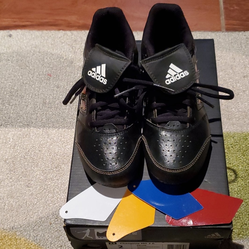Kids sports shoes